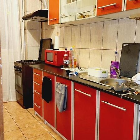 בוקרשט Two Bedroom Aparthotel With Garden View מראה חיצוני תמונה