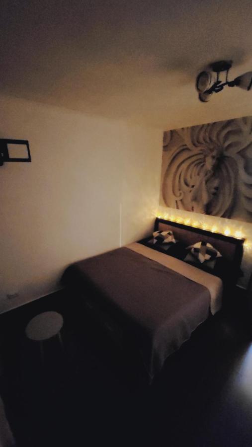 בוקרשט Two Bedroom Aparthotel With Garden View מראה חיצוני תמונה