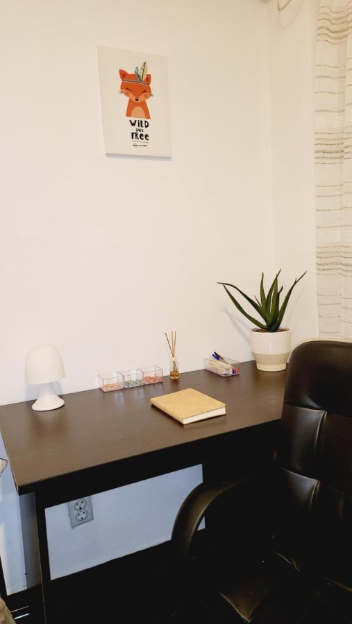 בוקרשט Two Bedroom Aparthotel With Garden View מראה חיצוני תמונה